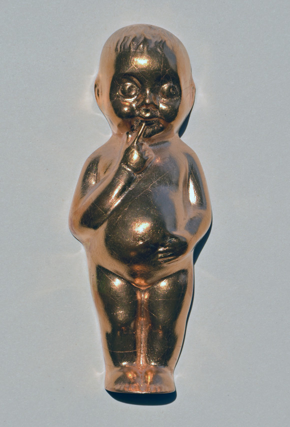 Martin von Ostrowski: Genius, 1990, Gips, Blattkupfer, 21 x 9,5 x 6 cm