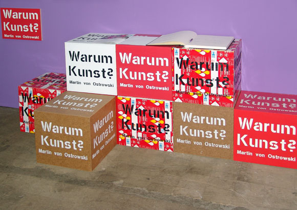 Martin von Ostrowski im Berliner Kunstsalon 2004, Installation: Warum Kunst?