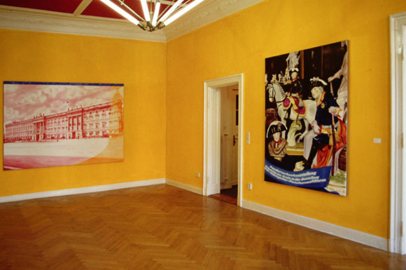  Gelbes Zimmer mit dem Berliner Schloss (180 x 250cm) und Friedrich d. Gr. in Porzellanfiguren (220x150cm)